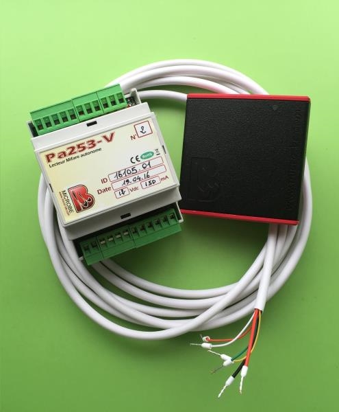 Self-contained access control reader