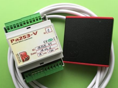 Self-contained access control reader